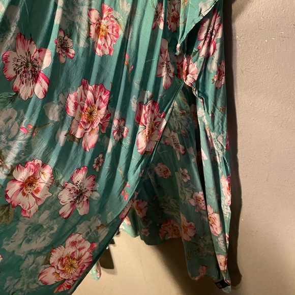 TORRID OVERSIZED HAWAIIAN STYLE CARDIGAN - Picture 6 of 7